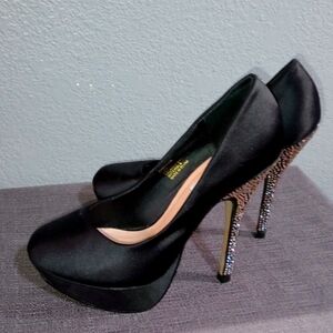 Women's Statement Pumps (black) size 8 - NWT